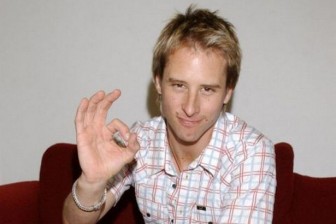 03_21_2013_chesney_hawkes_cancer_funny